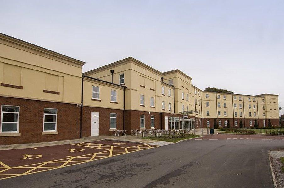 Premier Inn Stoke - Trentham Gardens エクステリア 写真